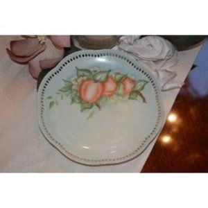 Vintage Jeanette Davis 1968 Hand Painted Artist Signed Porcelain Scallop Plate